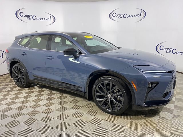 Certified 2025 Toyota Crown Signia w/ Advanced Technology Package image 1