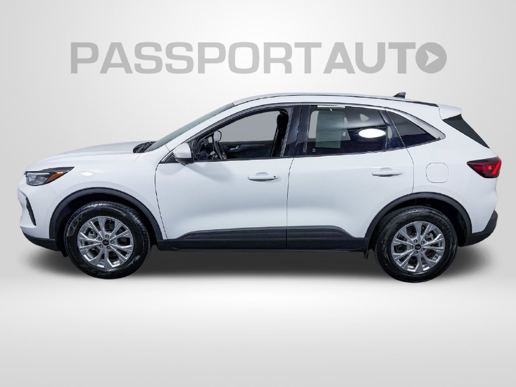 Used 2023 Ford Escape Active w/ Tech Pack #2 AWD/4WD image 9