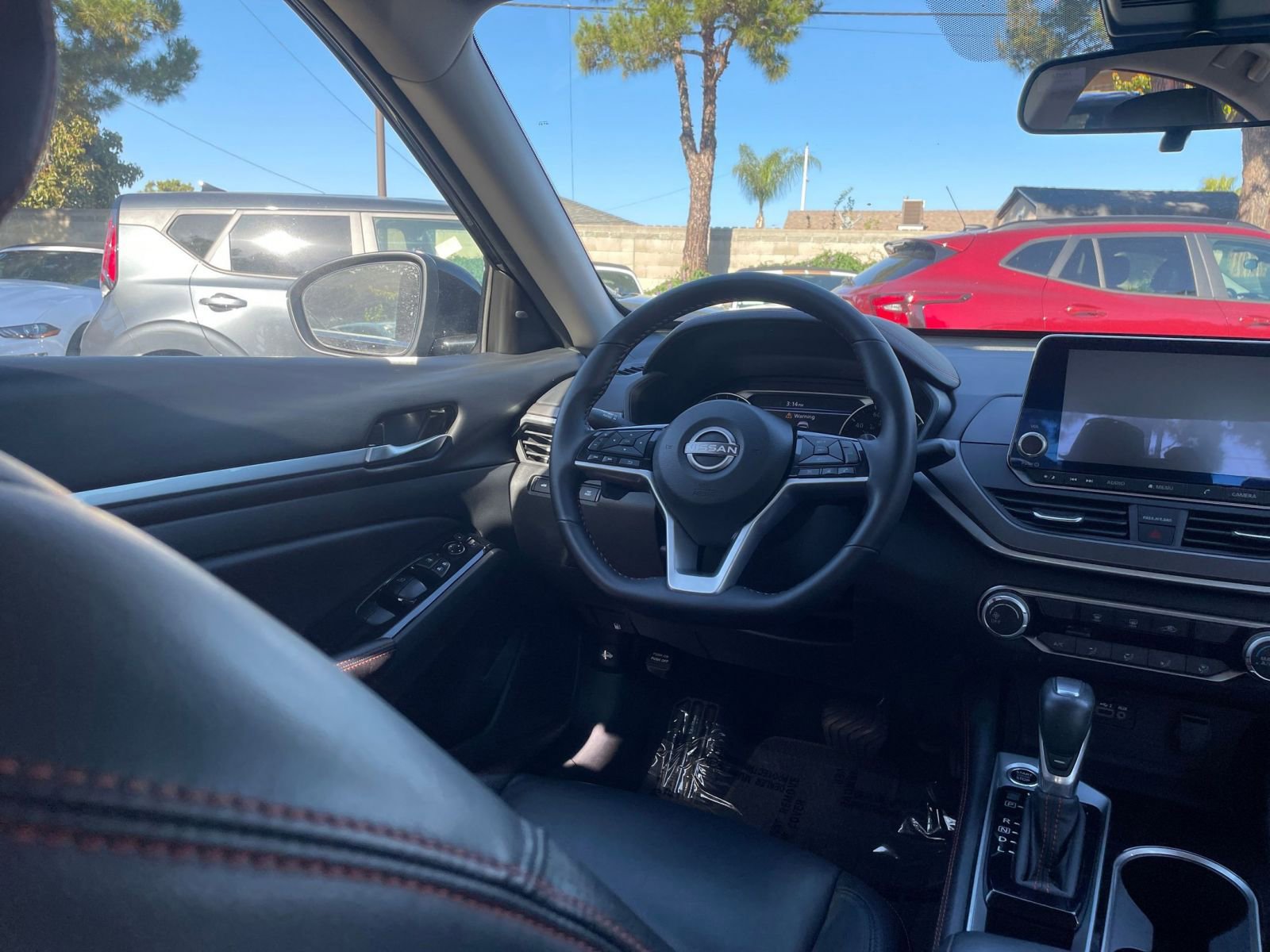 Used 2025 Nissan Altima 2.5 SR image 31