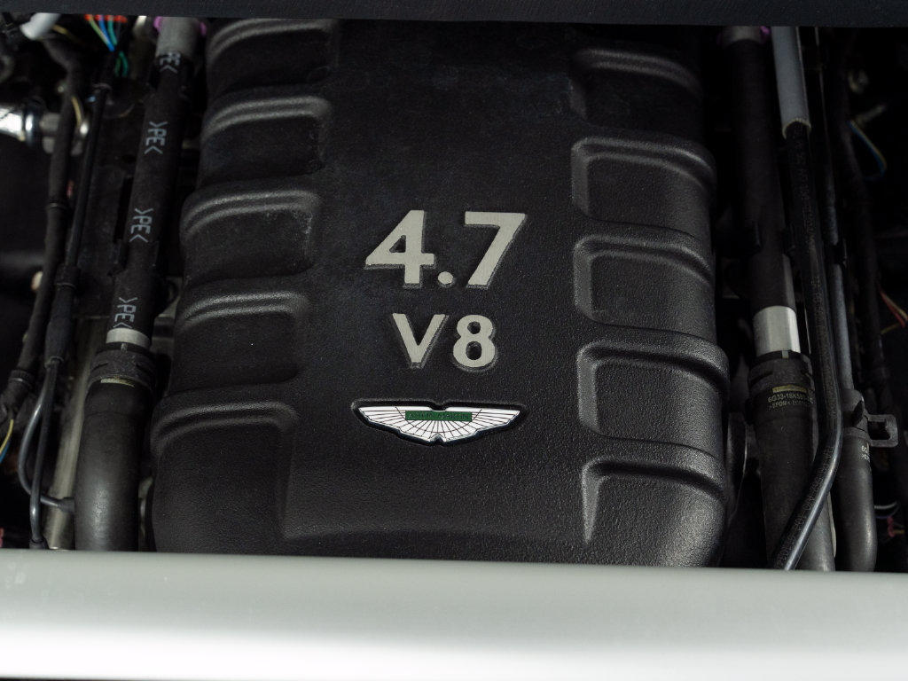 Used 2015 Aston Martin V8 Vantage GT RWD image 58