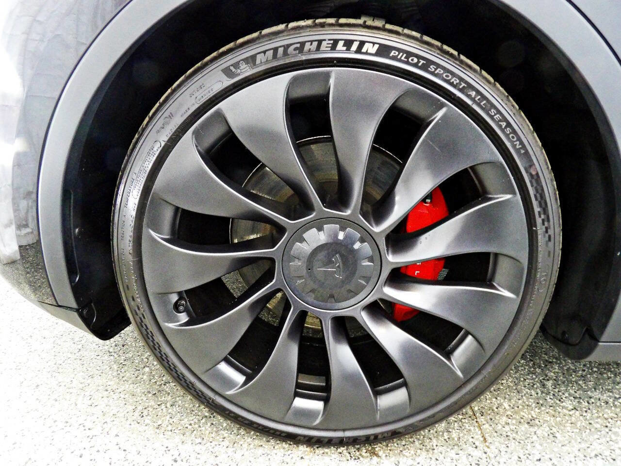 Used 2023 Tesla Model Y Performance AWD/4WD image 19