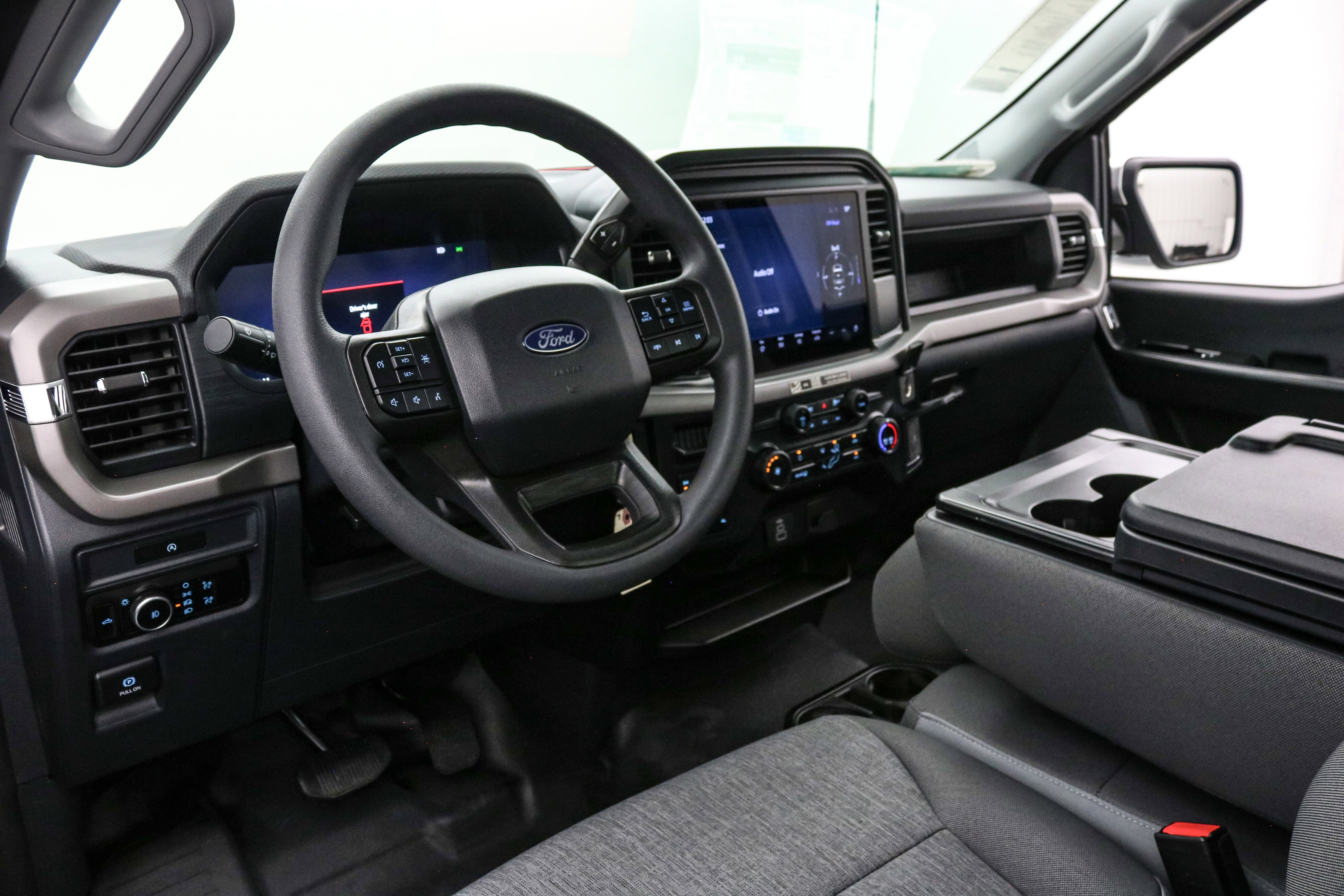 New 2025 Ford F150 XL w/ Equipment Group 103A High image 27