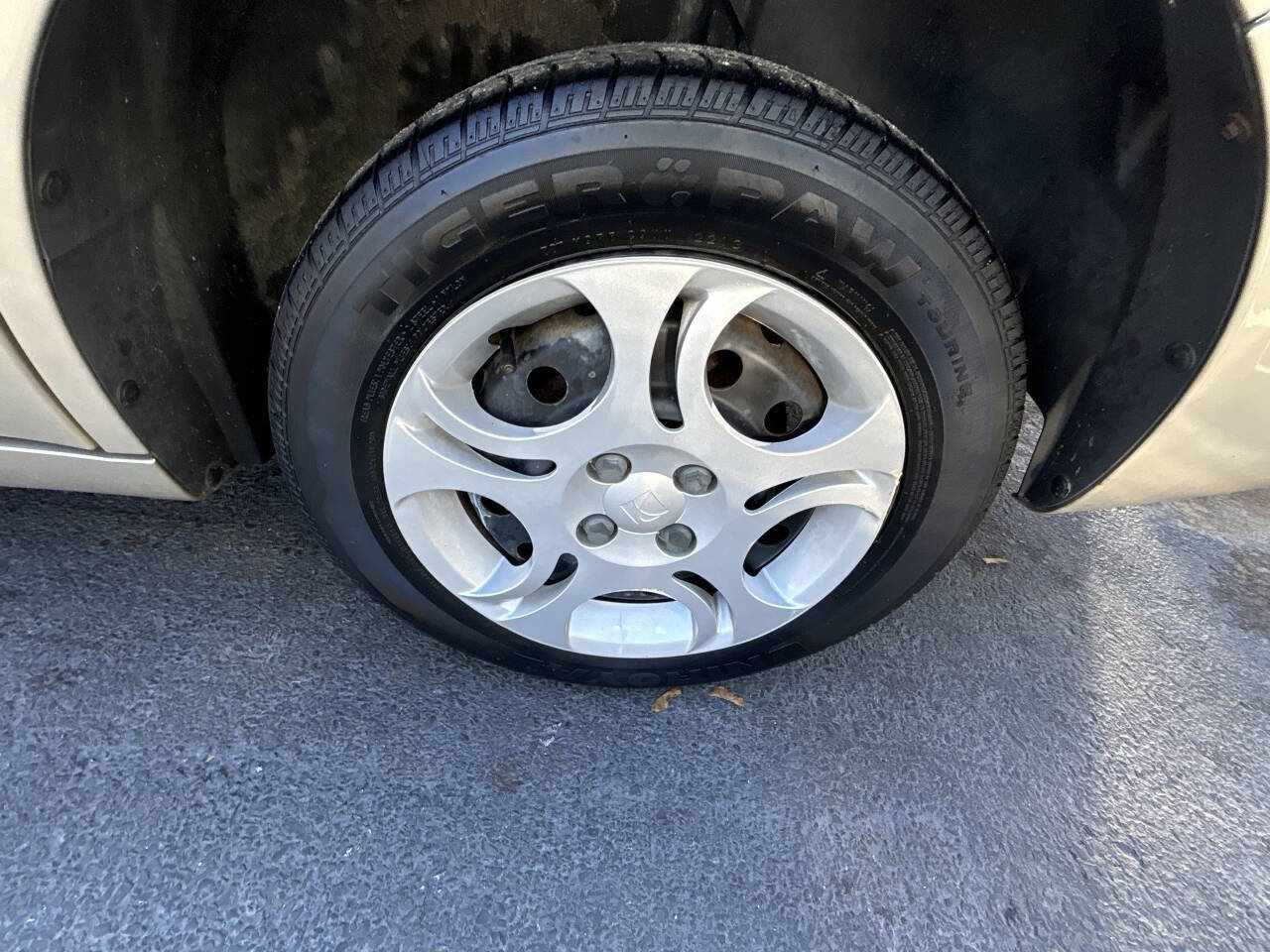 Used 2004 Saturn ION Level 2 FWD image 12