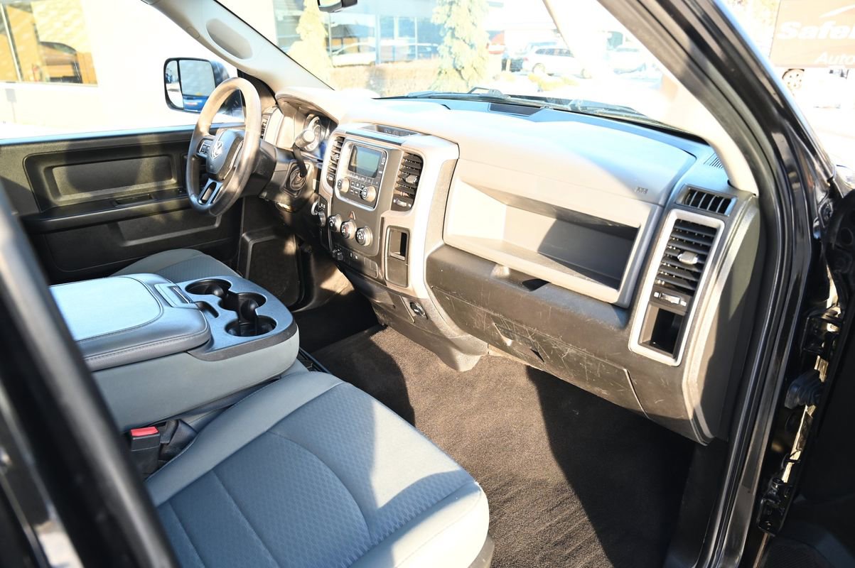 Used 2018 RAM 2500 Tradesman w/ Chrome Appearance Group image 39