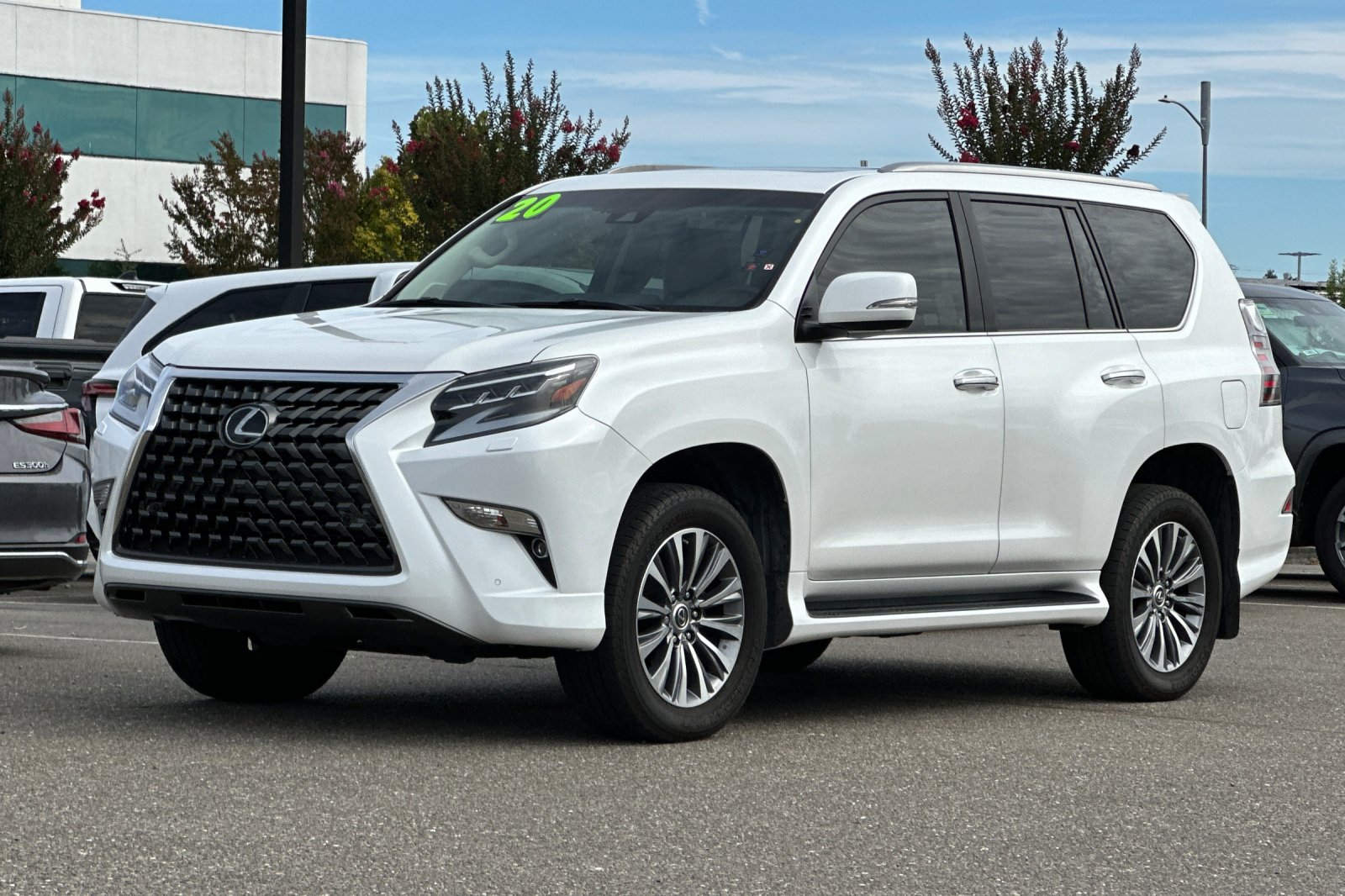 Used 2020 Lexus GX 460 Luxury w/ Accessory Package AWD/4WD image 8