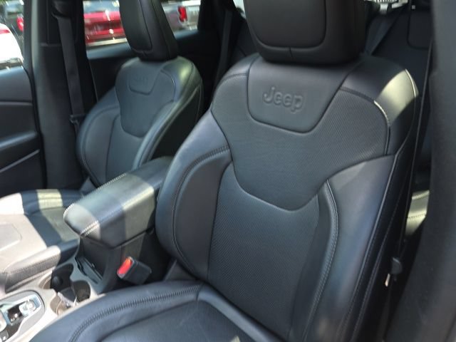 Used 2021 Jeep Cherokee Limited AWD/4WD image 6