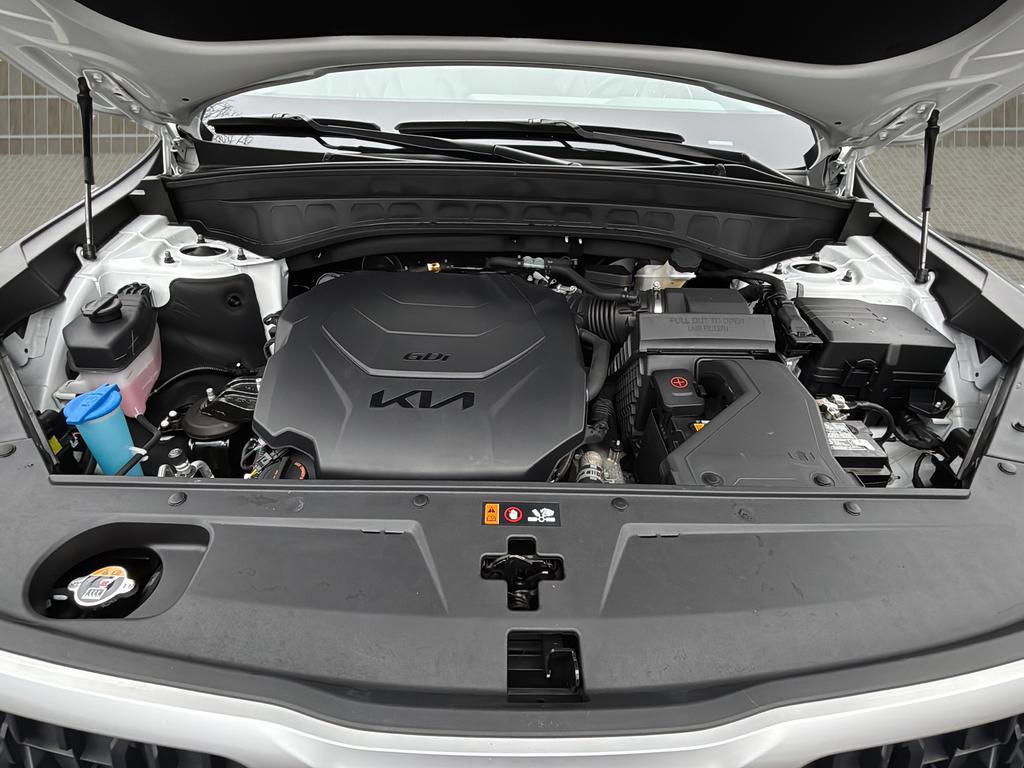 Used 2023 Kia Telluride LX image 12