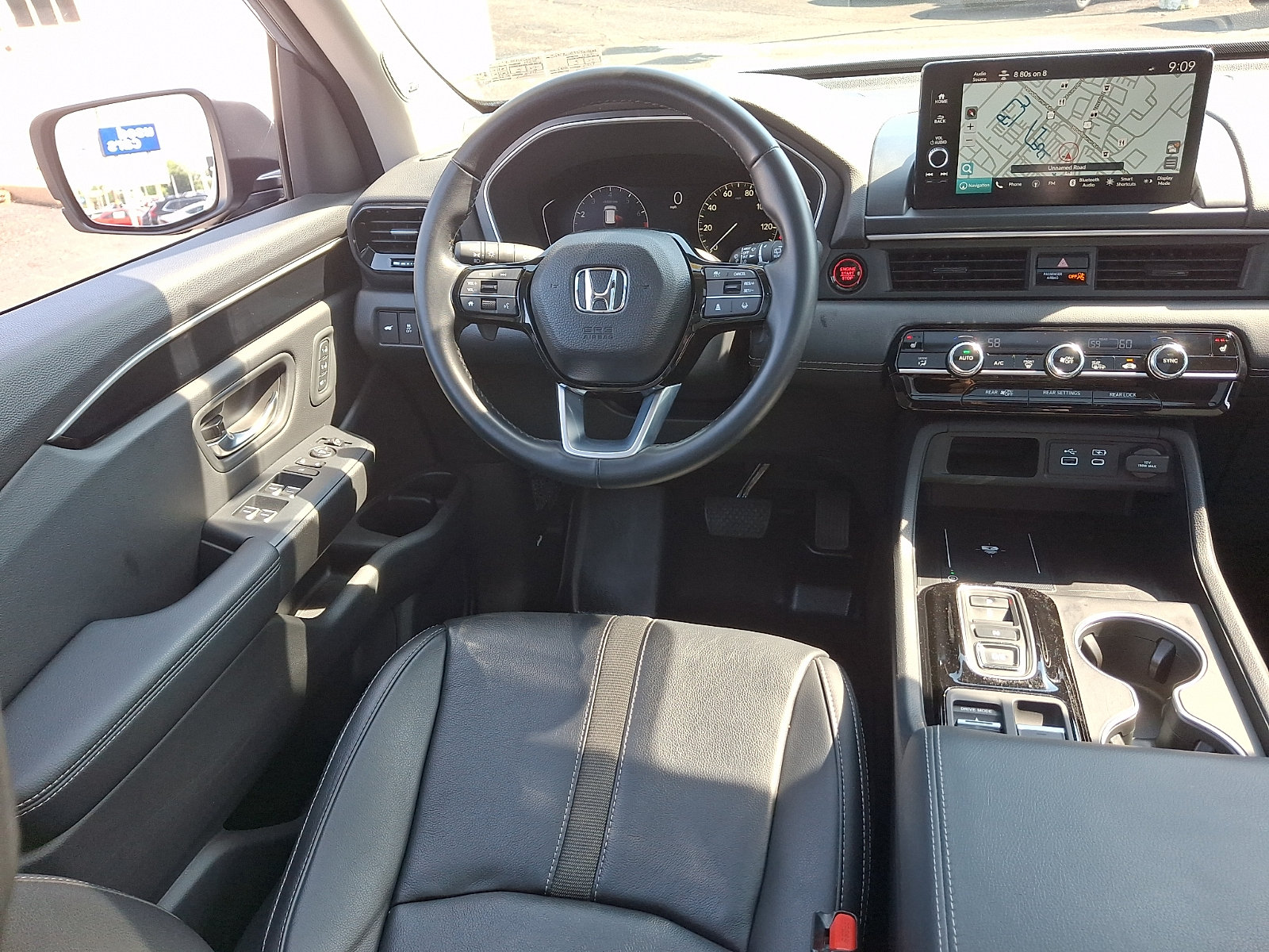 Used 2023 Honda Pilot Touring image 10