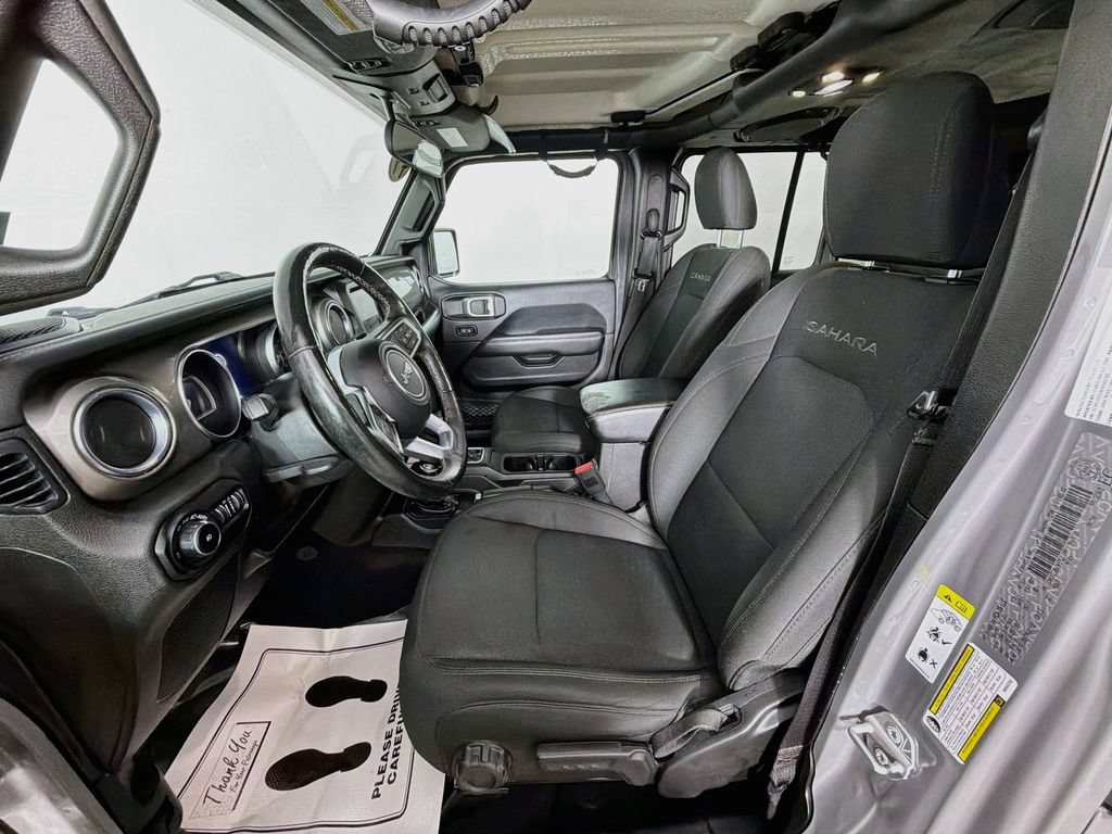 Used 2019 Jeep Wrangler Unlimited Sahara w/ Dual Top Group AWD/4WD image 19