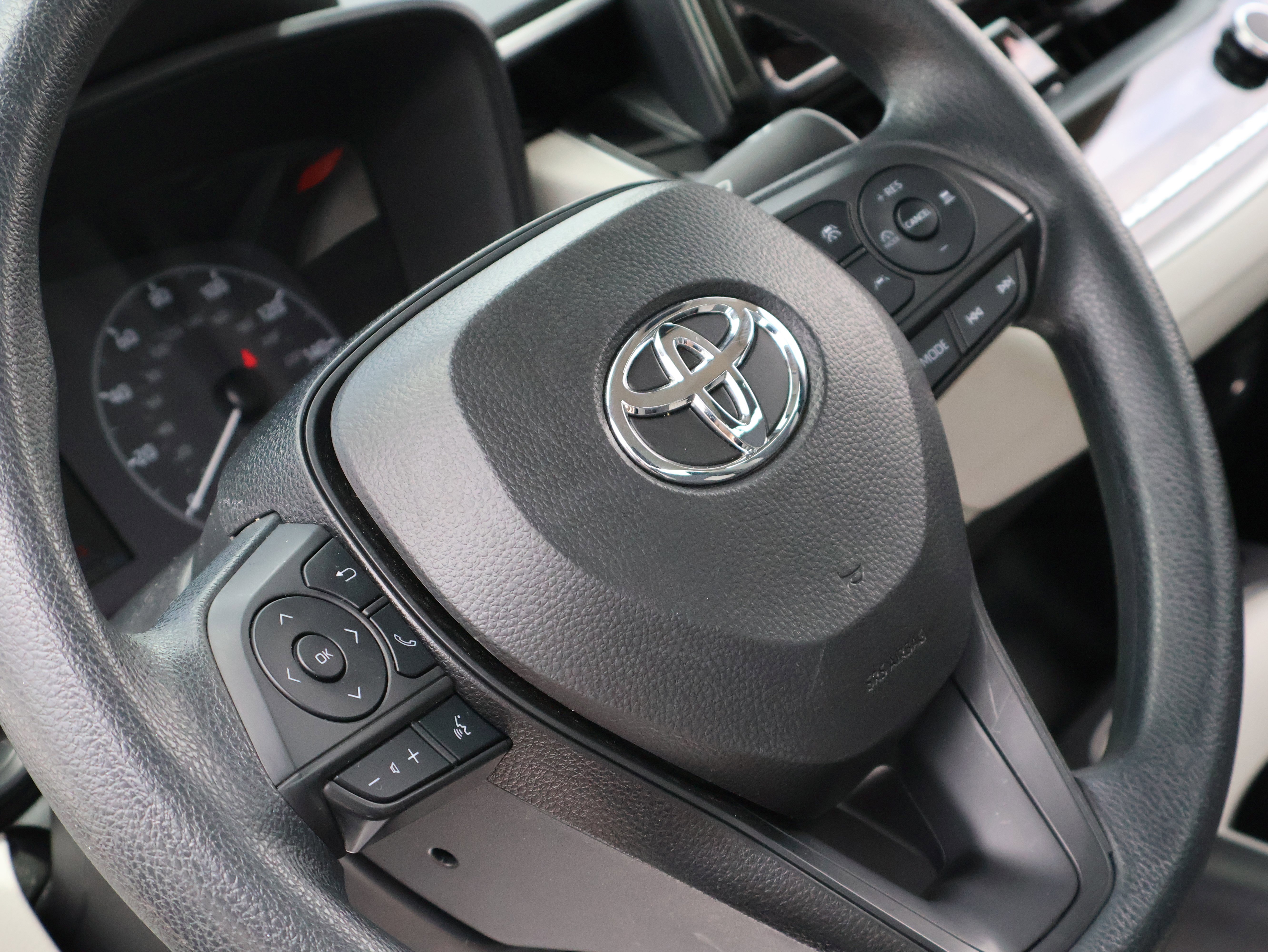 Used 2024 Toyota Corolla LE FWD image 23