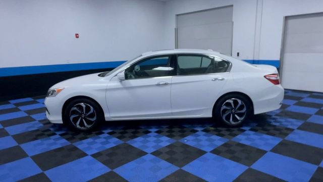 Used 2017 Honda Accord EX-L image 5