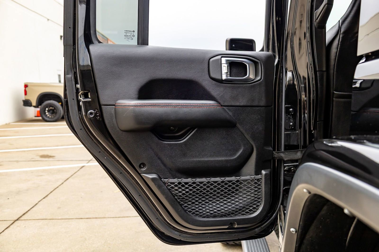 Used 2023 Jeep Wrangler Unlimited Rubicon image 35