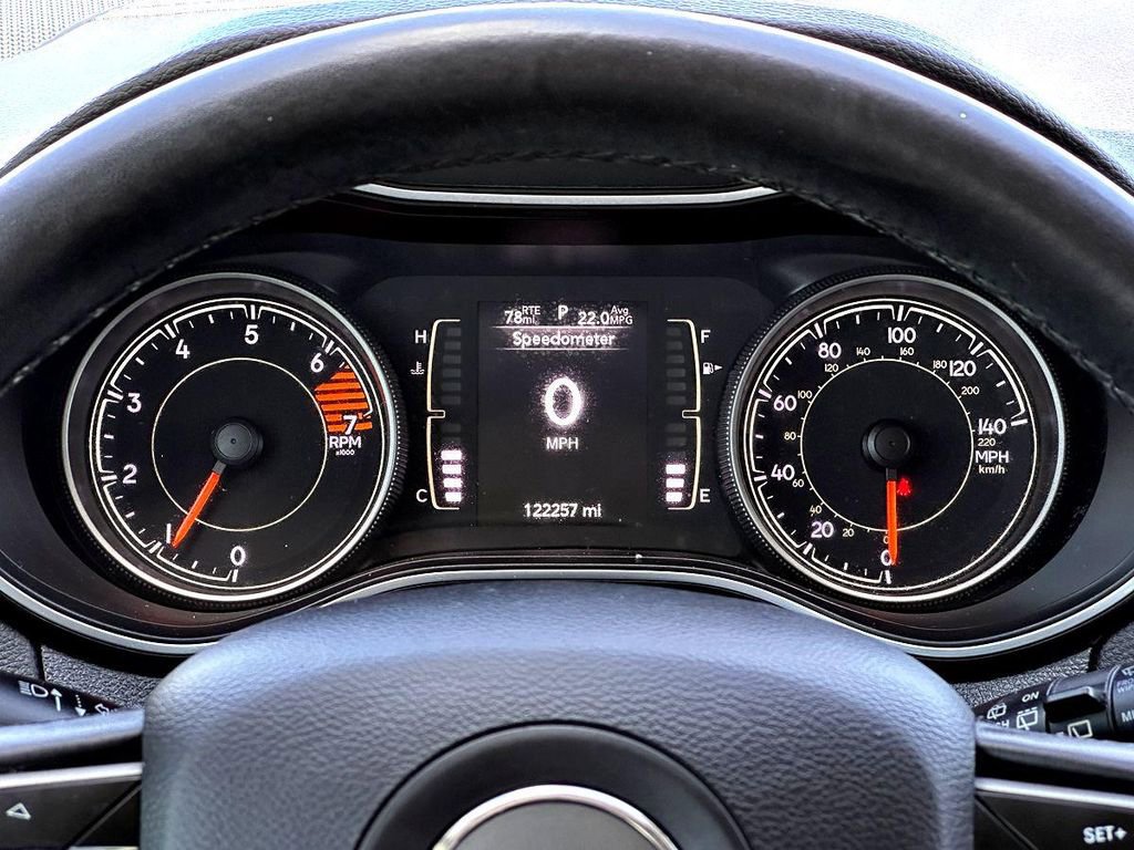 Used 2019 Jeep Cherokee Latitude Plus image 25