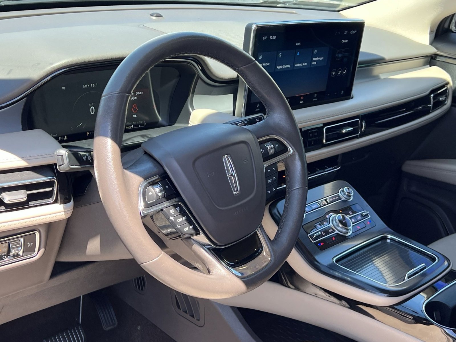 Used 2022 Lincoln Nautilus AWD image 17