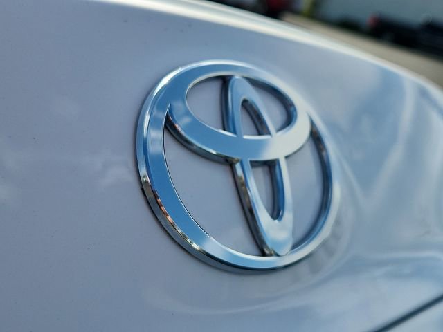 Used 2025 Toyota Camry SE w/ Convenience Package image 28