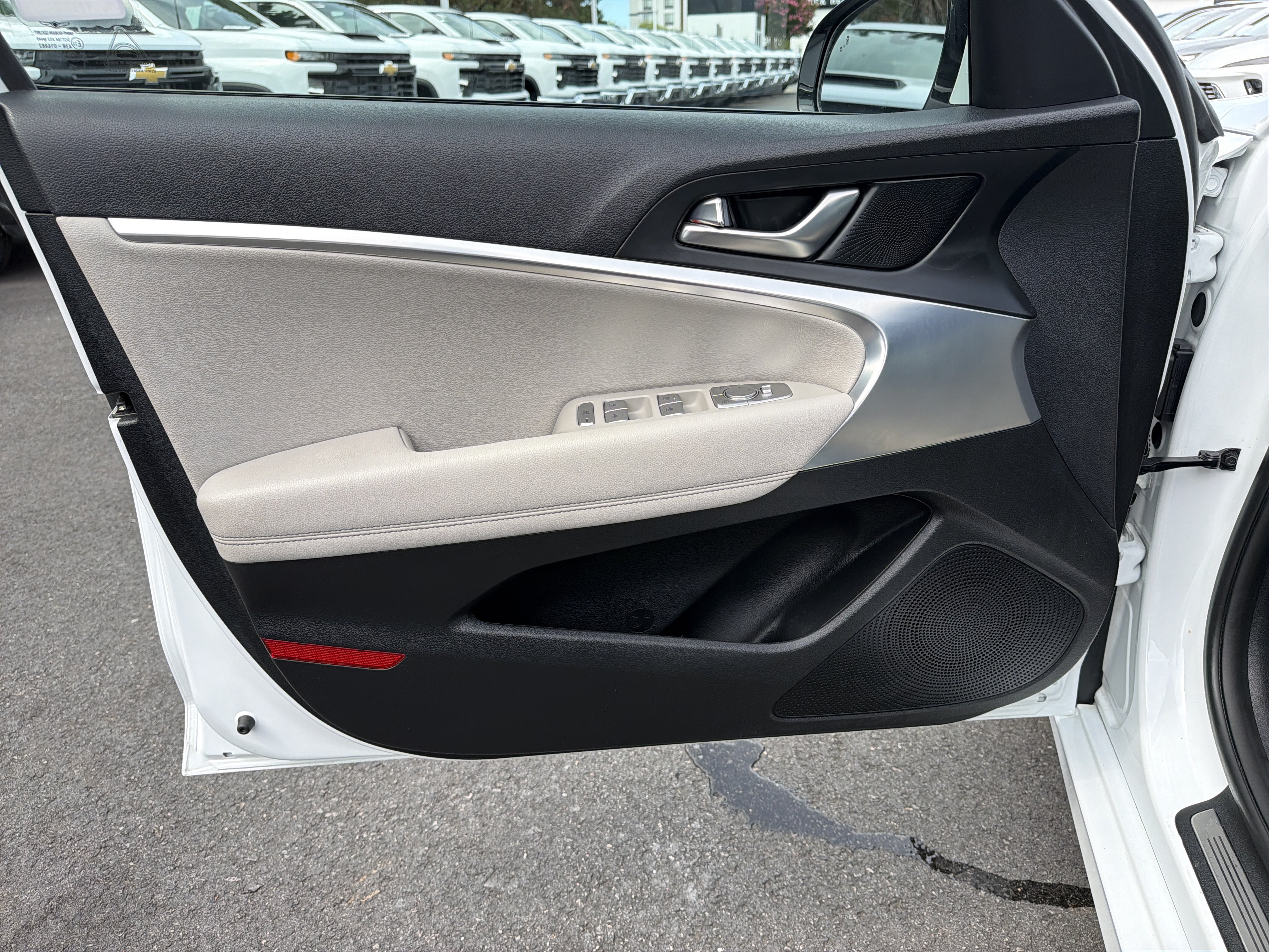 Used 2022 Genesis G70 2.0T AWD/4WD image 14