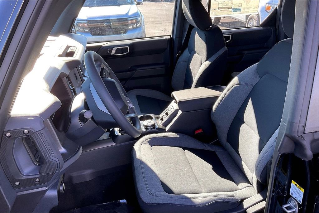 New 2025 Ford Bronco 4-Door image 9