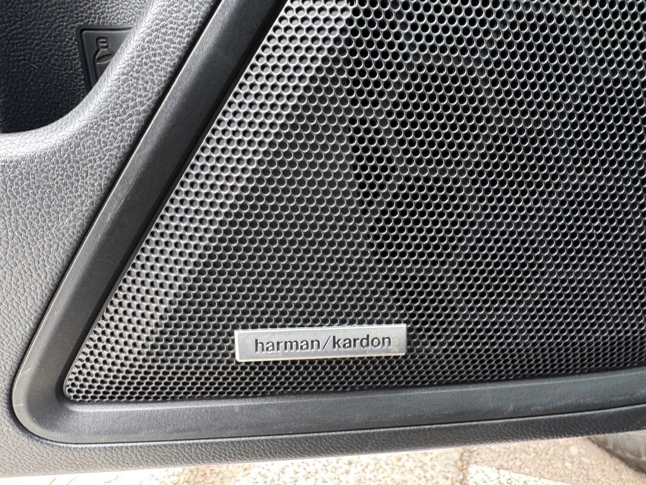 Used 2023 Subaru Outback Limited image 12