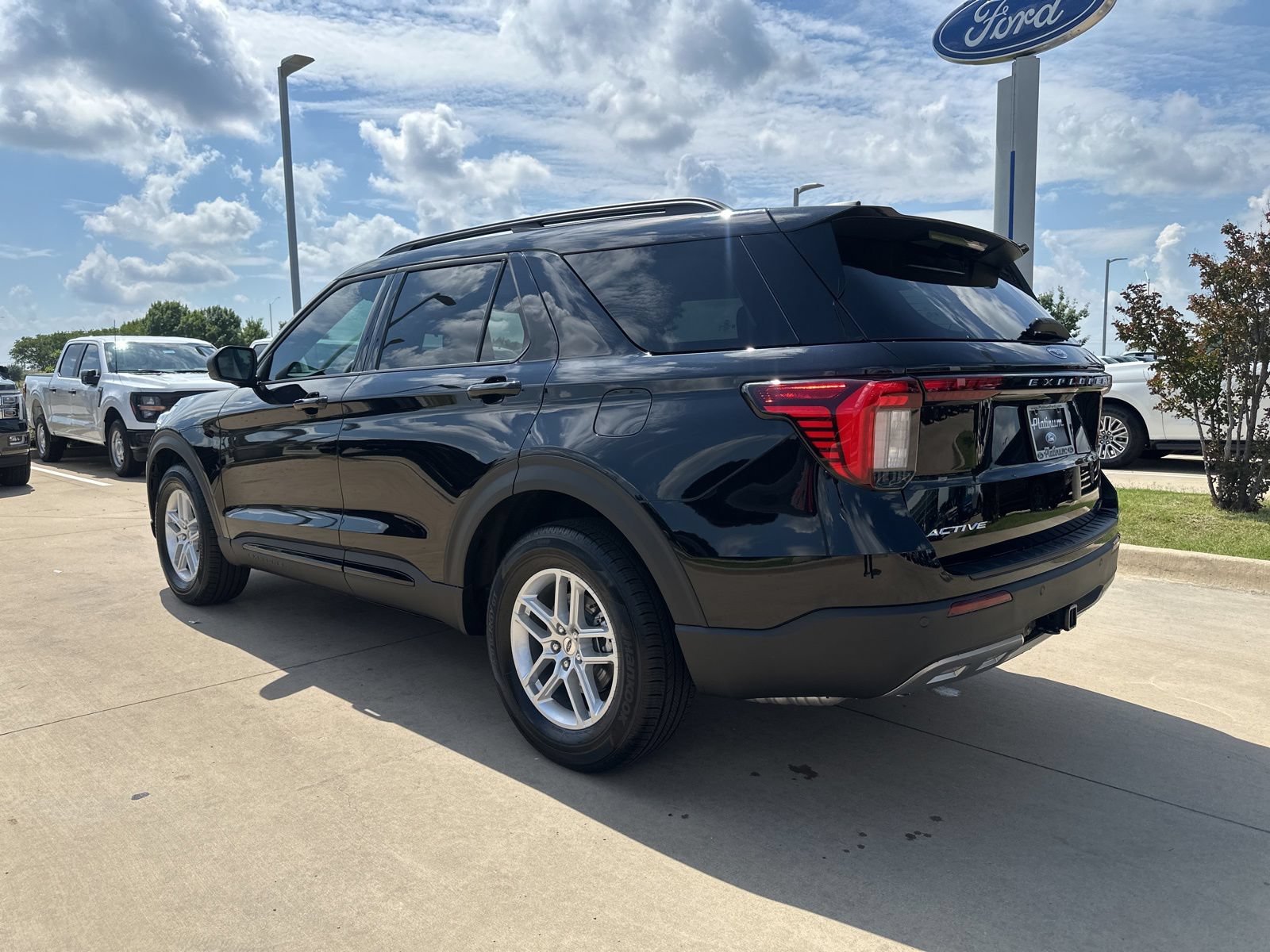 New 2026 Ford Explorer Active w/ Active Comfort Package RWD image 3