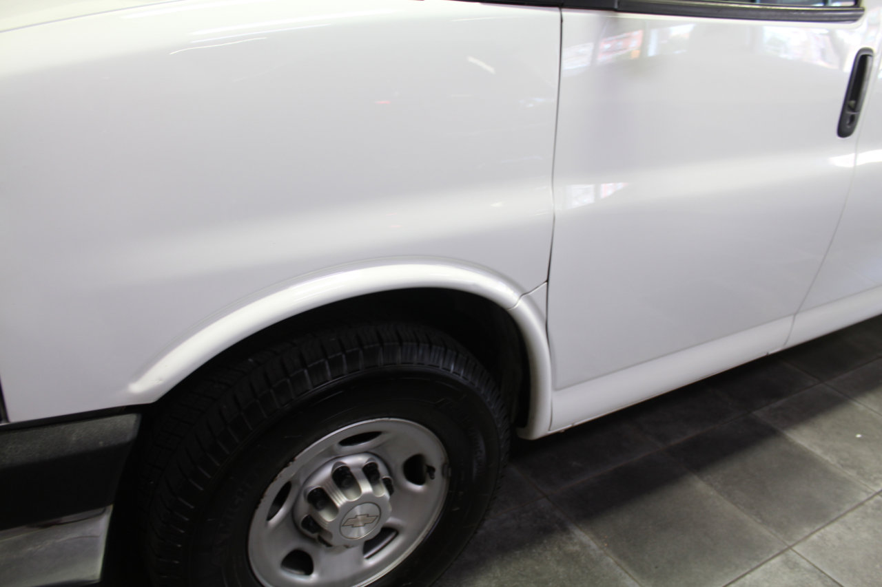 Used 2018 Chevrolet Express 2500 RWD 2500 135 w/ Driver Convenience Package image 30