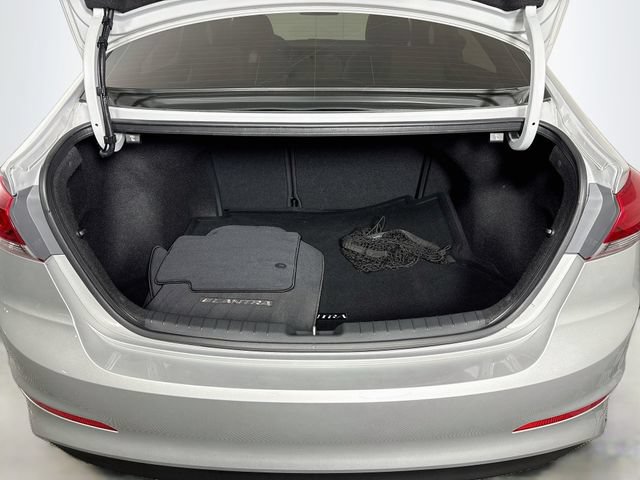 Used 2017 Hyundai Elantra SE FWD image 24