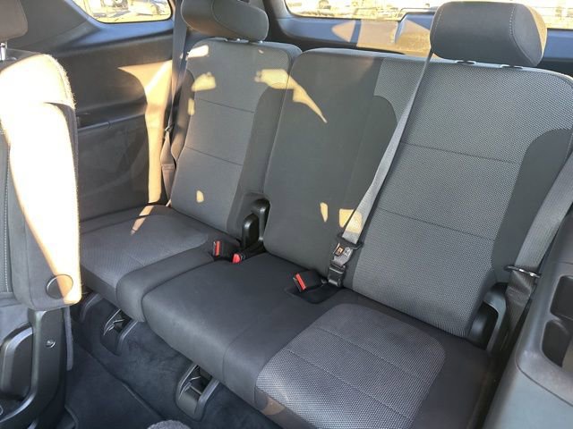 Used 2023 Chevrolet Traverse LT image 28