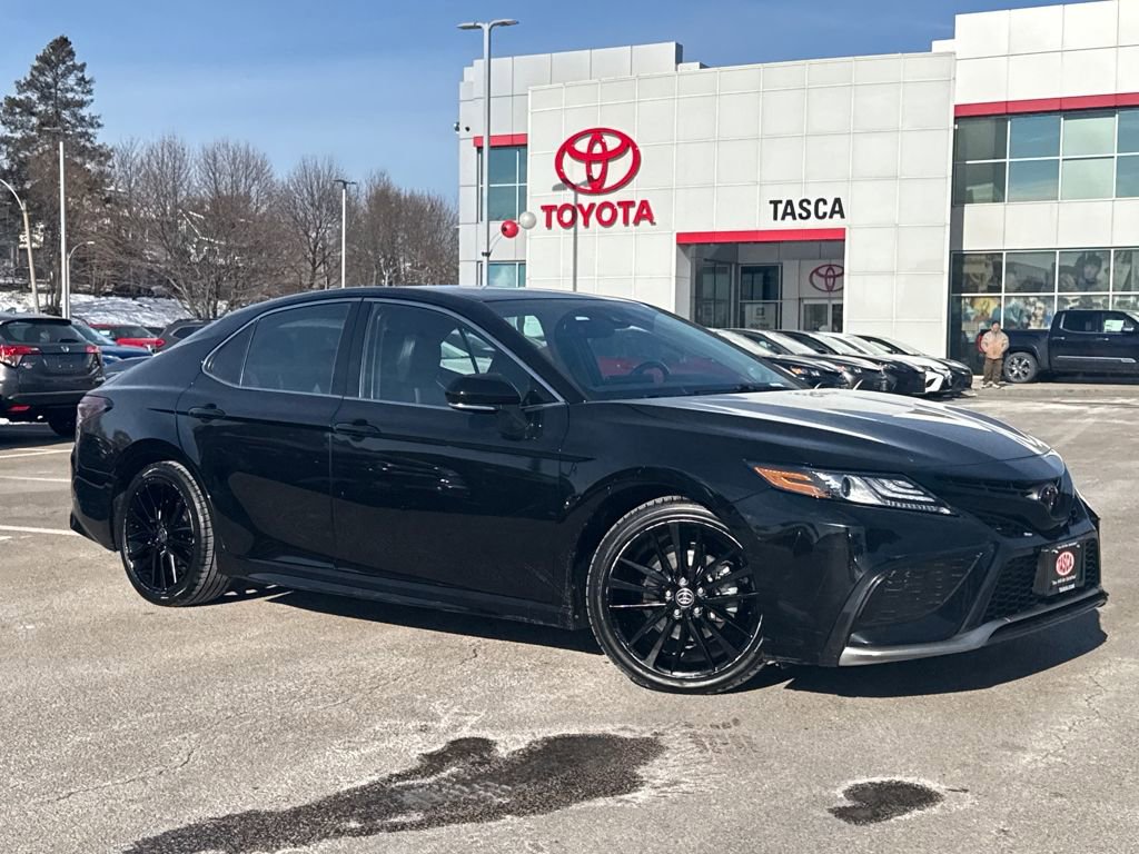 Used 2023 Toyota Camry XSE w/ Navigation Package image 1