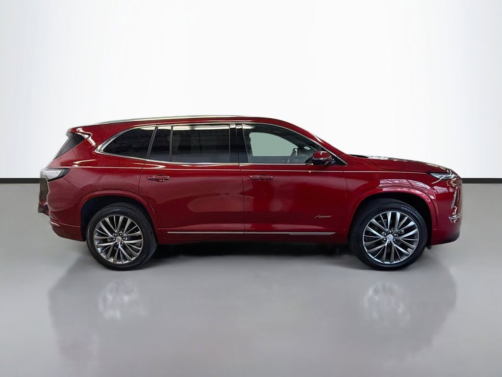 Used 2025 Buick Enclave Avenir FWD image 11