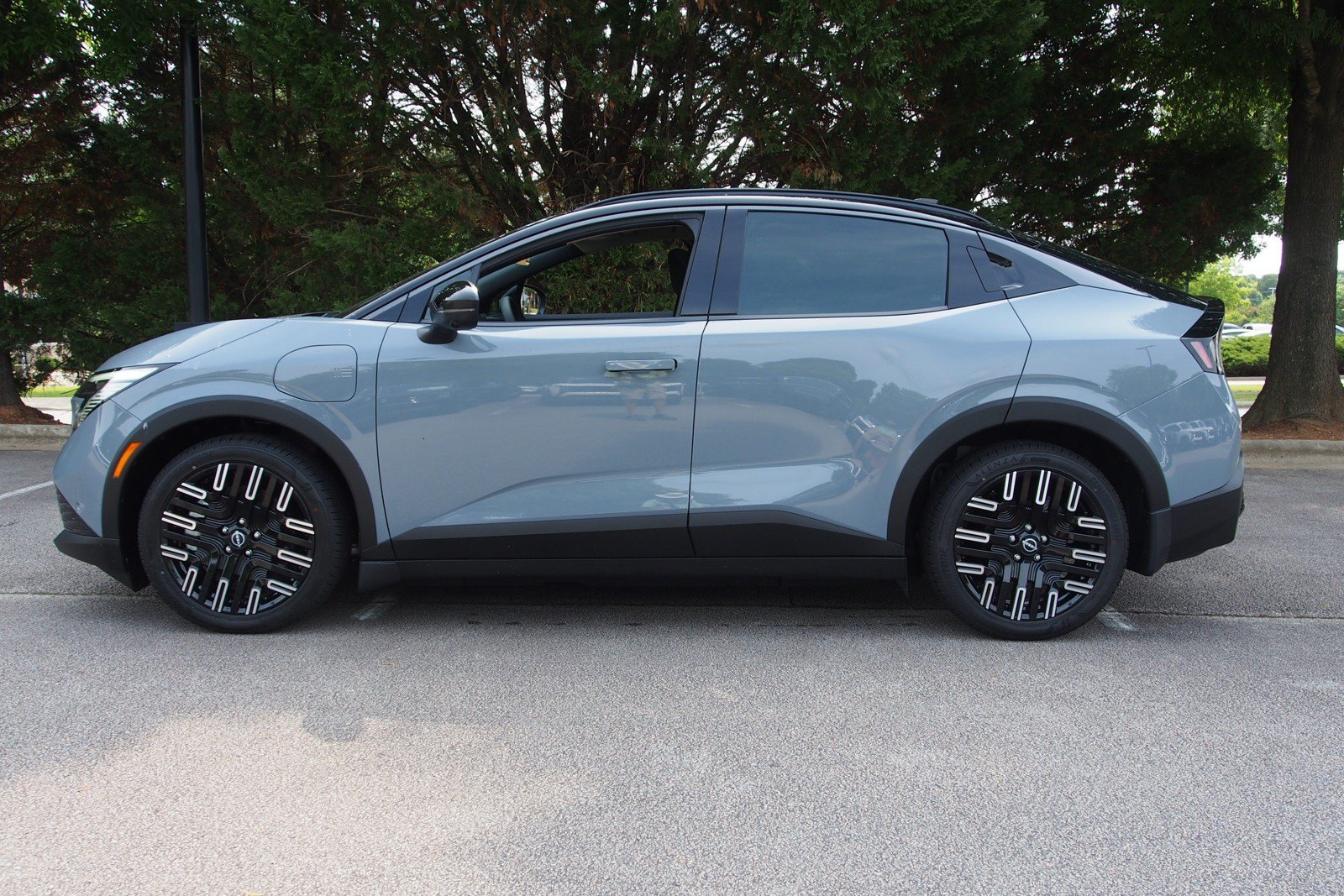 New 2026 Nissan Leaf Platinum+ FWD image 4