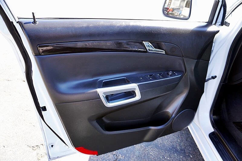 Used 2013 Chevrolet Captiva Sport LTZ FWD image 24