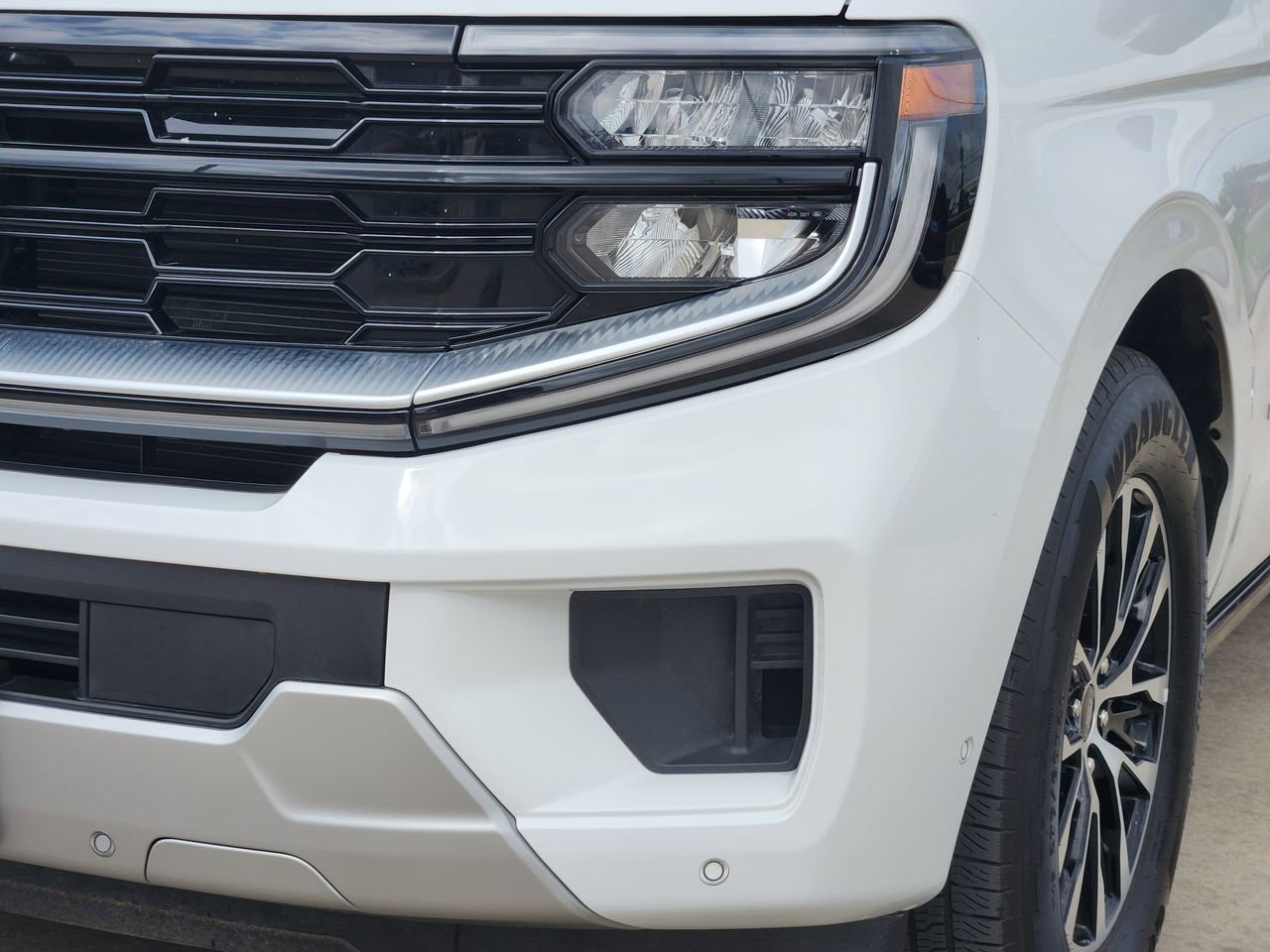 Used 2025 Ford Expedition Platinum AWD/4WD image 9