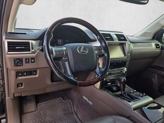 Used 2018 Lexus GX 460 Luxury w/ Preferred Accessory Package AWD/4WD image 9