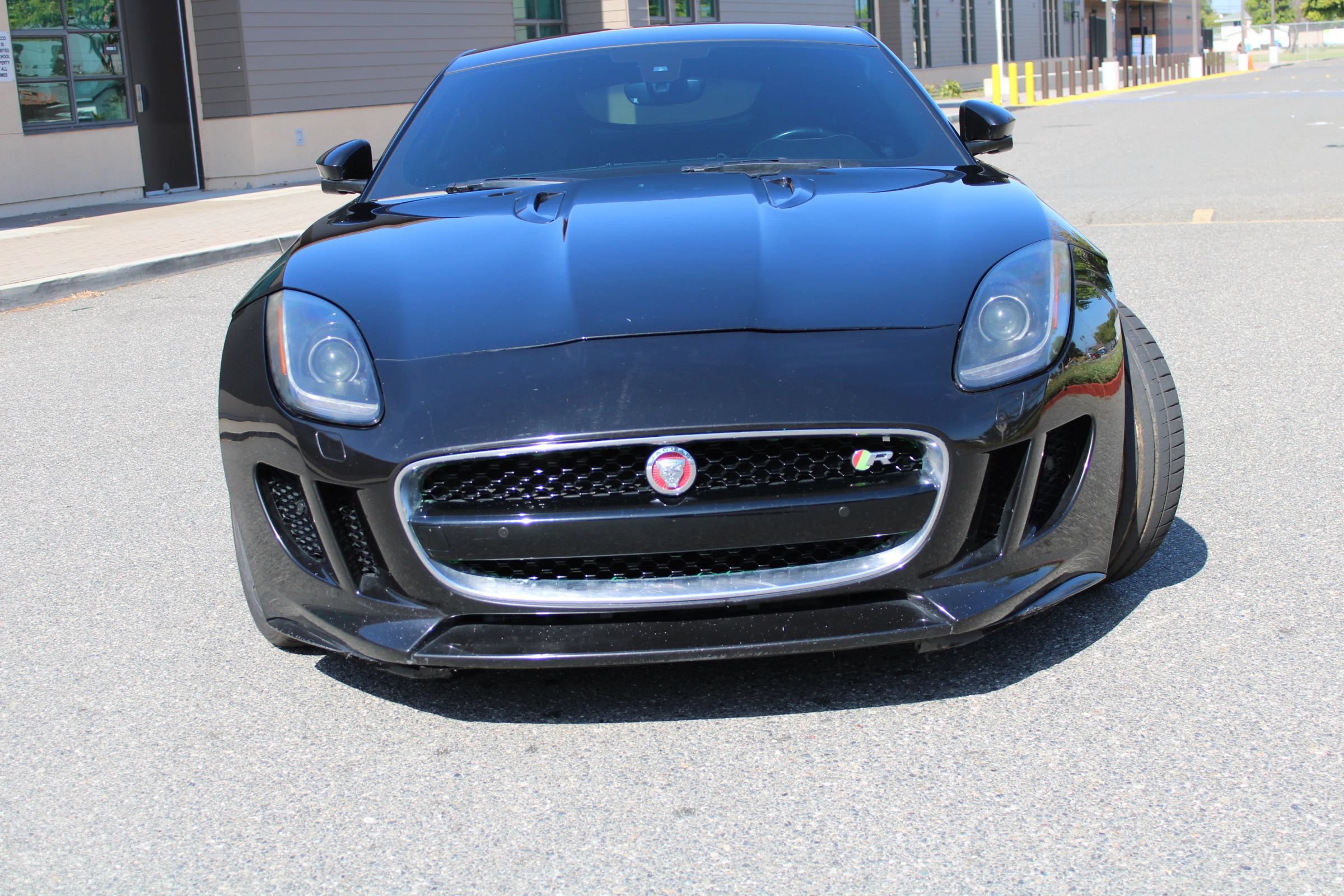 Used 2015 Jaguar F-TYPE R RWD image 10