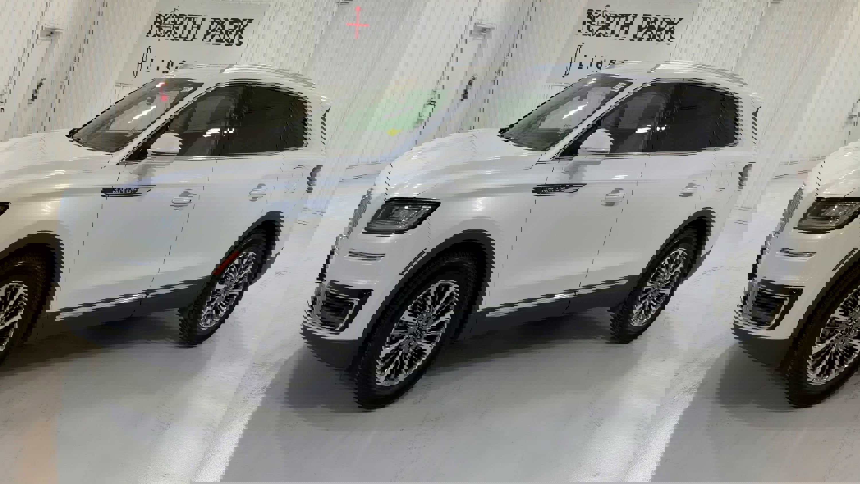 Used 2019 Lincoln Nautilus Select w/ Cargo Utility Package image 6