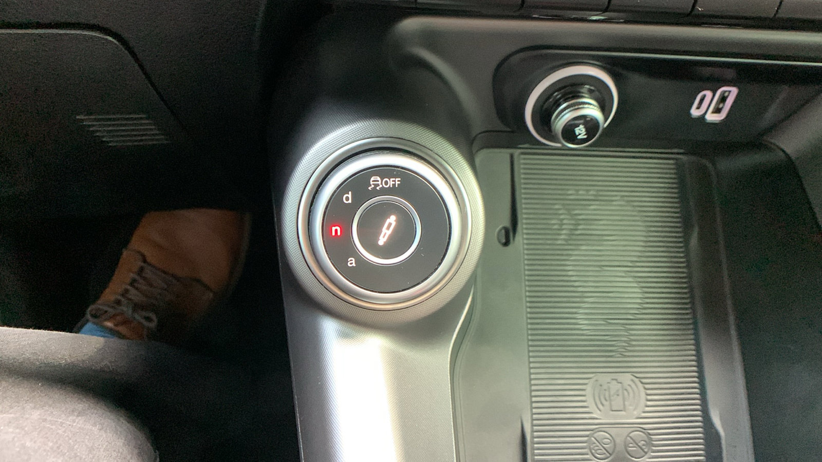 Used 2024 Alfa Romeo Tonale Veloce w/ Premium Interior Package image 16