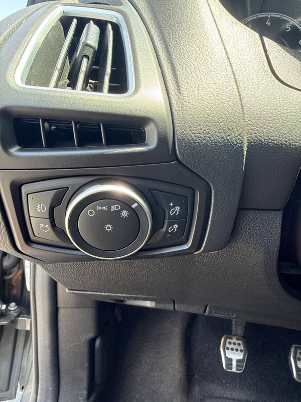 Used 2018 Ford Focus ST FWD image 17