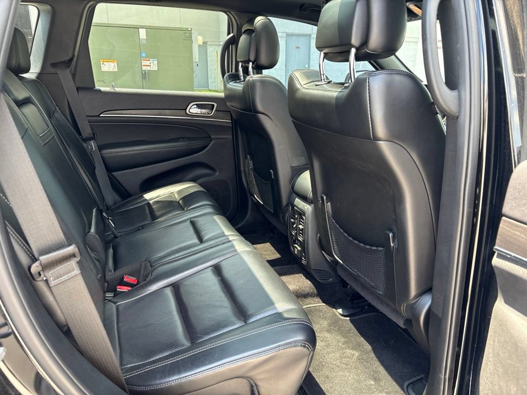 Used 2017 Jeep Grand Cherokee Limited w/ Luxury Group II RWD image 12