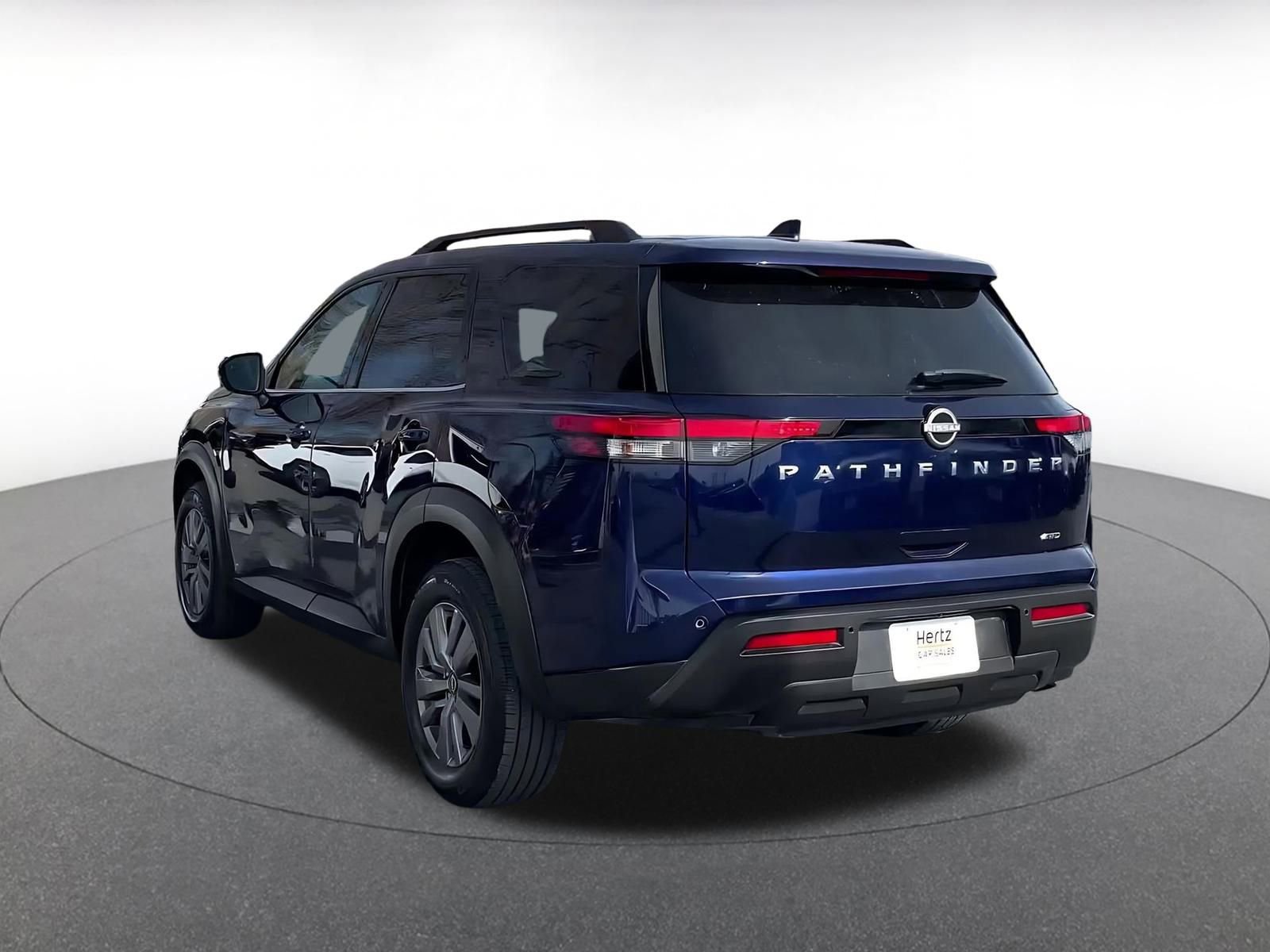 Used 2025 Nissan Pathfinder SV image 11