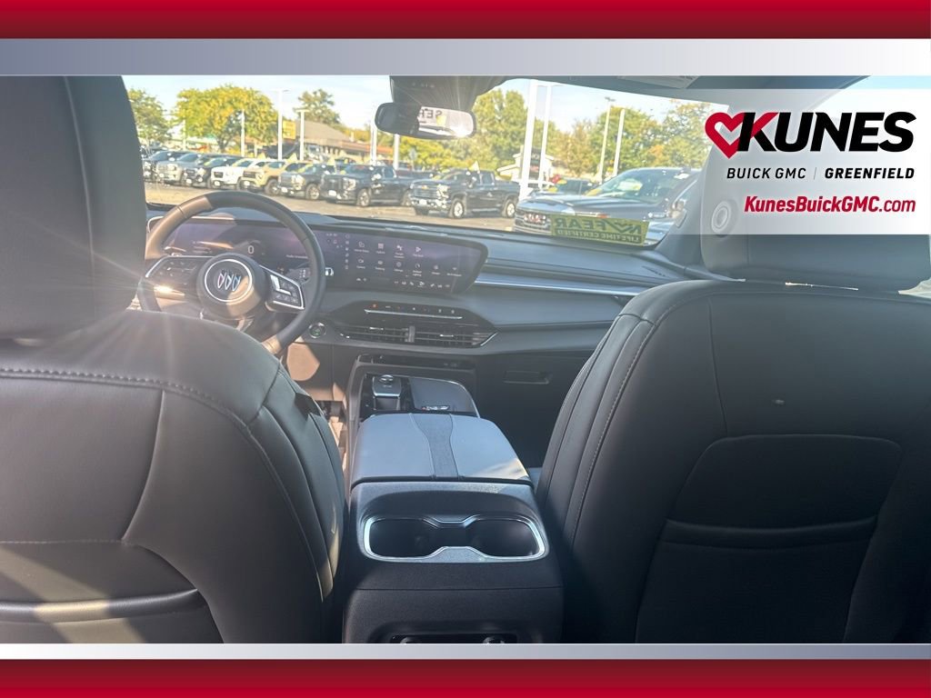 New 2026 Buick Enclave Sport Touring w/ LPO, Floor Liner Package AWD/4WD image 33