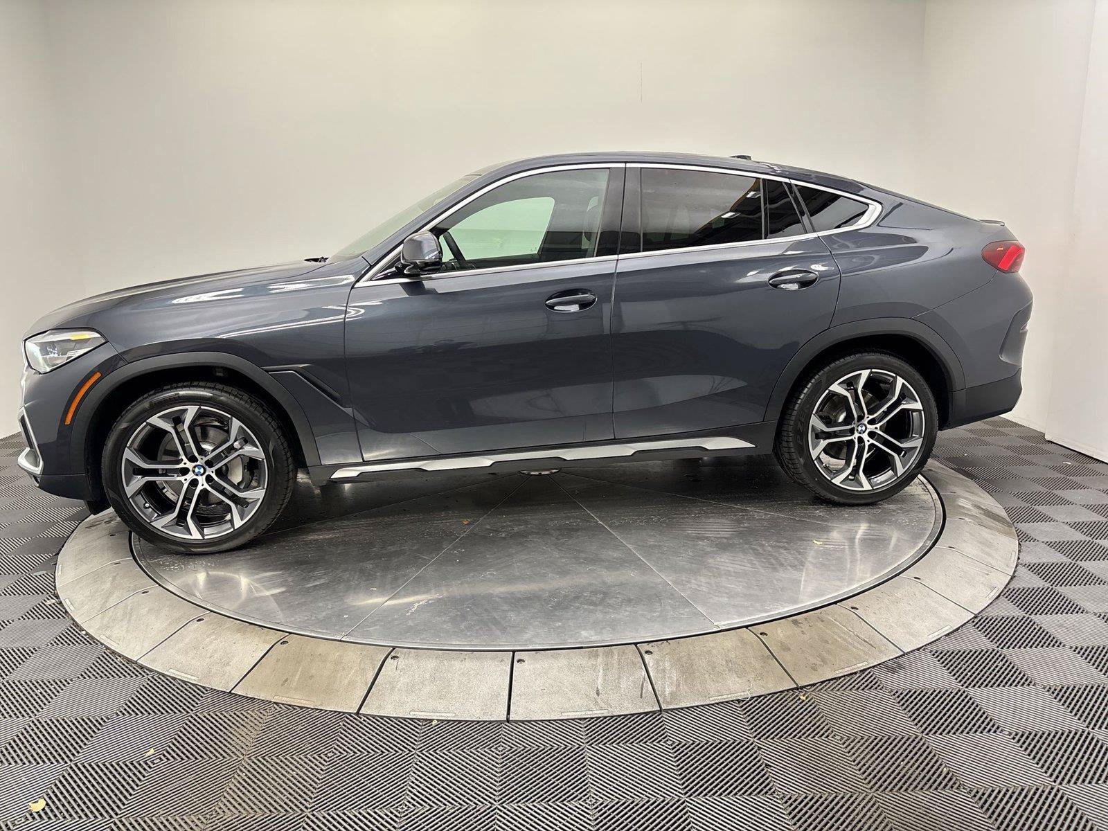 Used 2021 BMW X6 sDrive40i w/ Premium Package RWD image 16