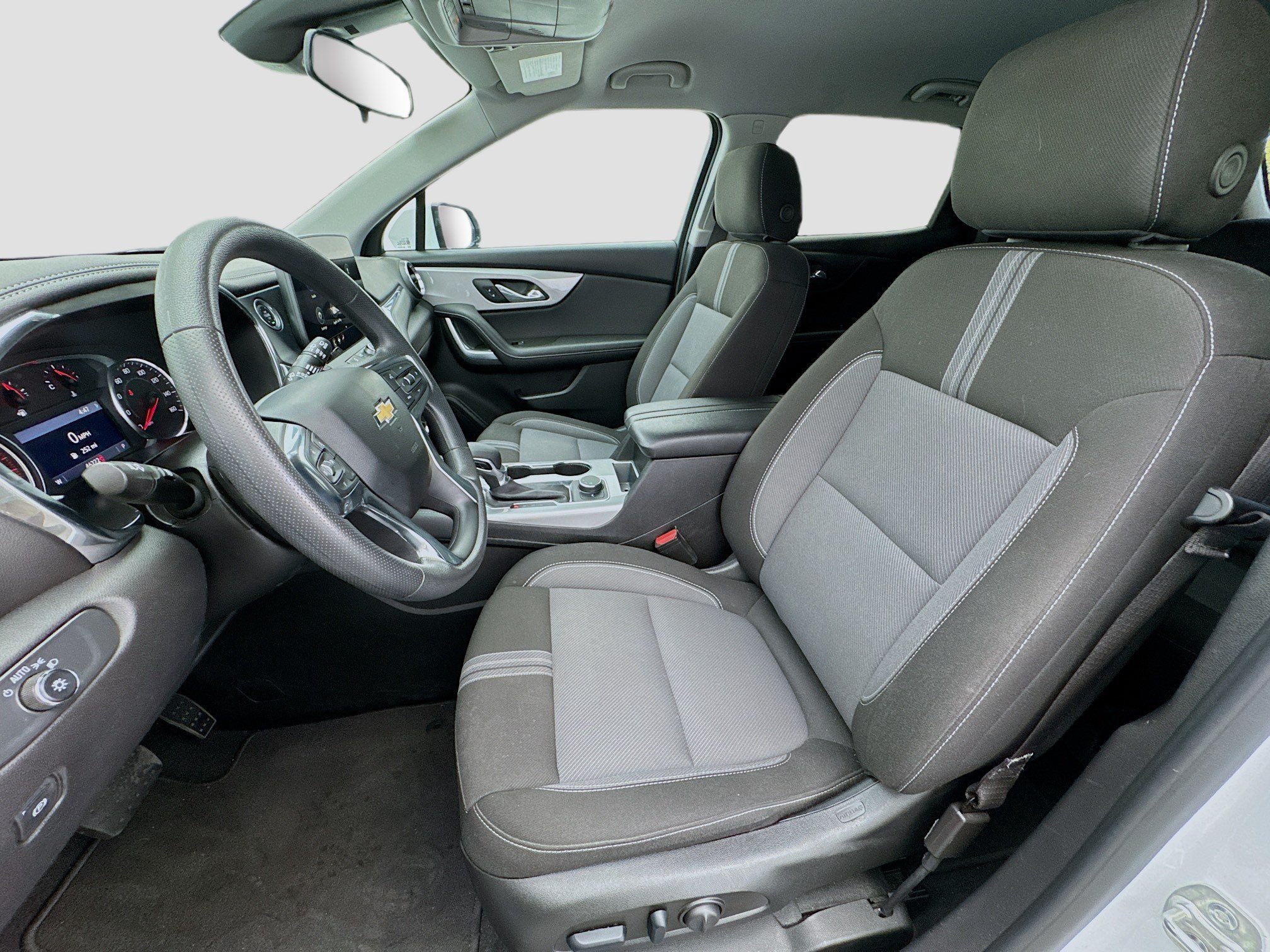 Used 2025 Chevrolet Blazer LT FWD image 13