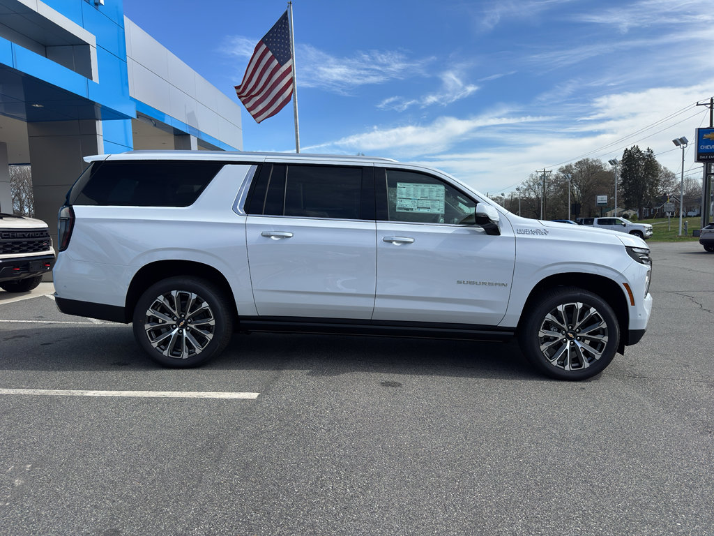 New 2026 Chevrolet Suburban High Country image 3