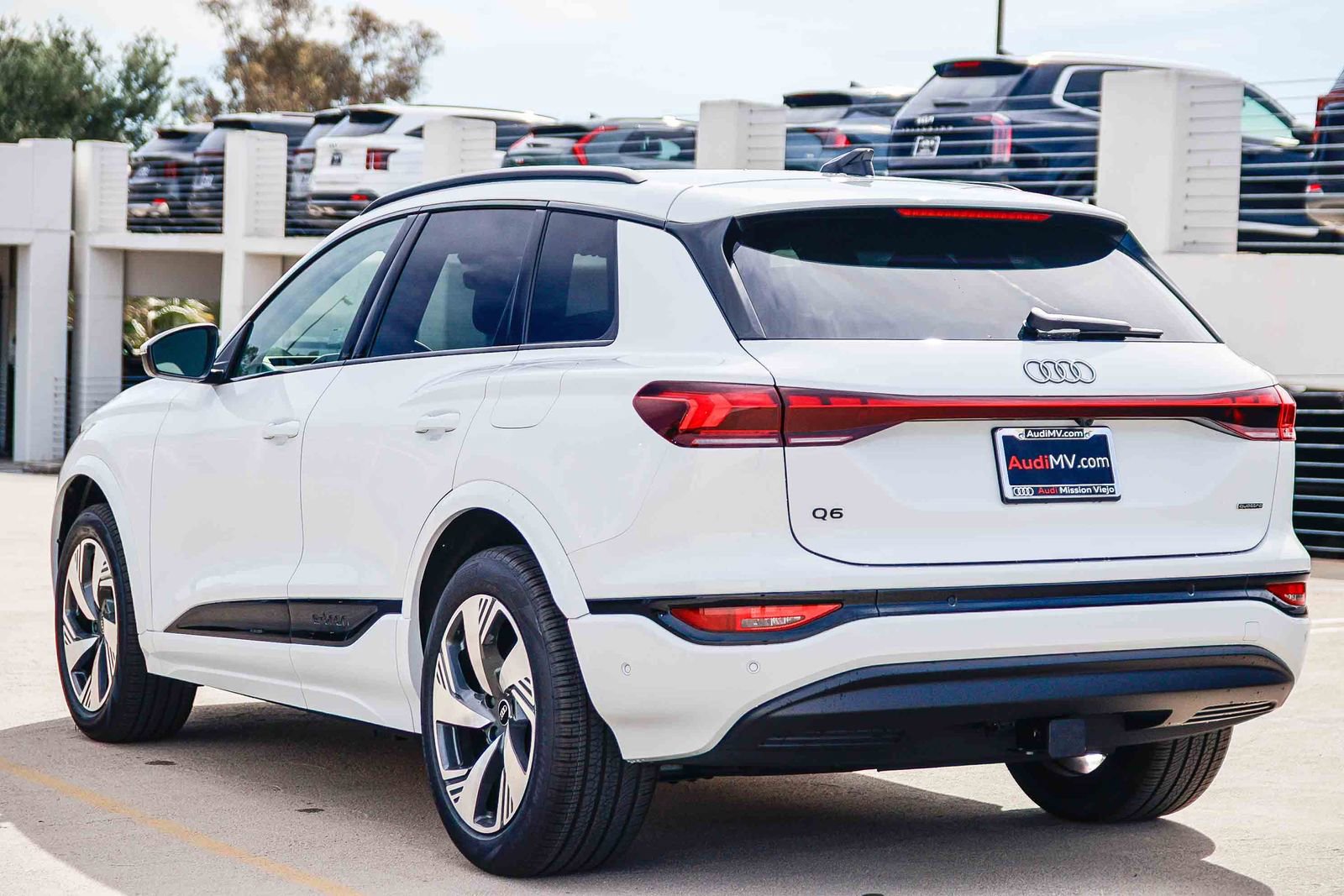 New 2025 Audi Q6 e-tron Premium AWD/4WD image 4