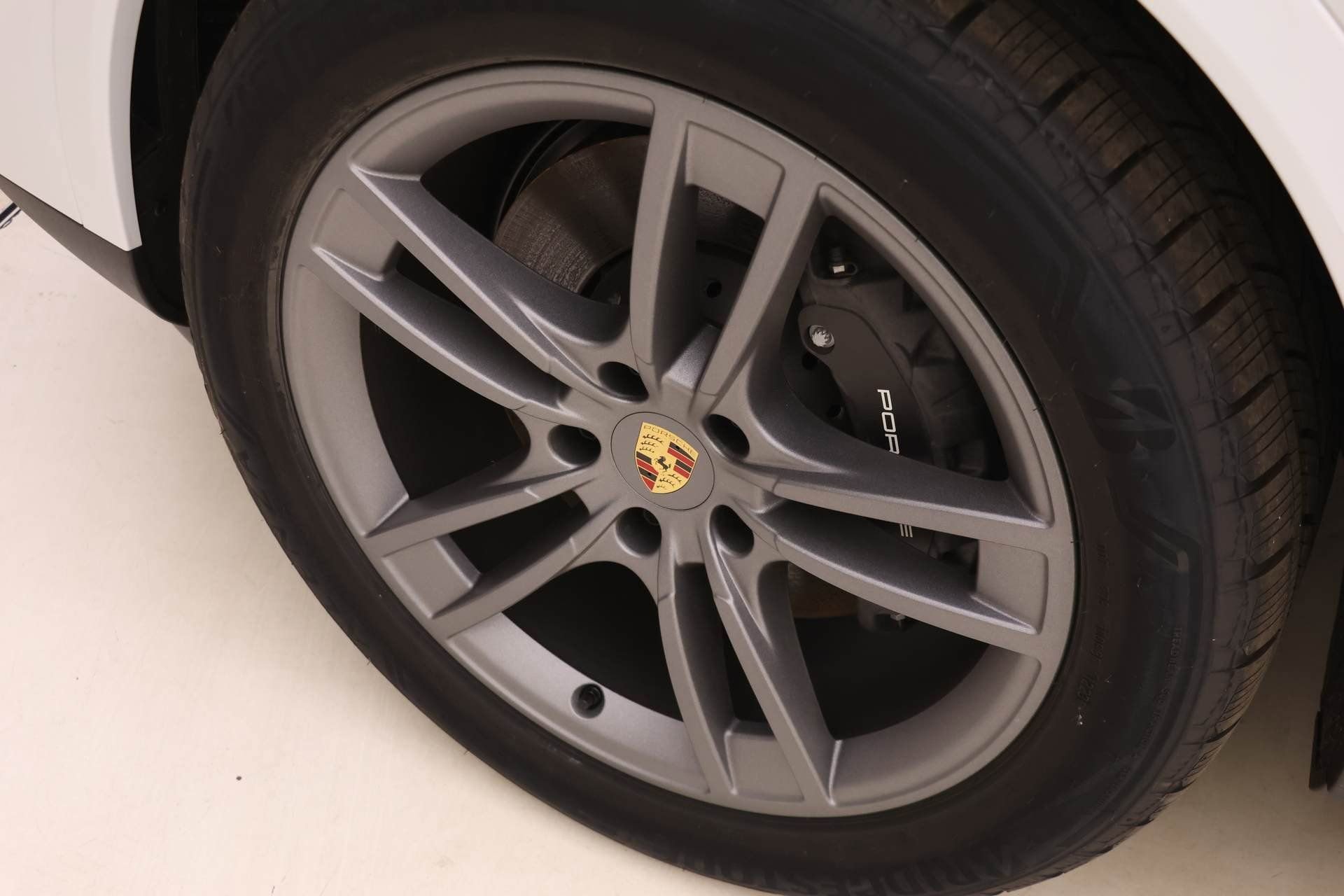 Used 2024 Porsche Cayenne Coupe image 19