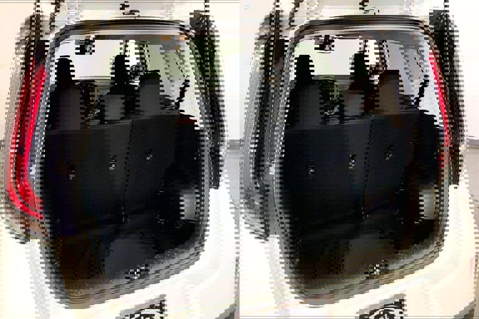 Certified 2025 Kia Soul LX image 4