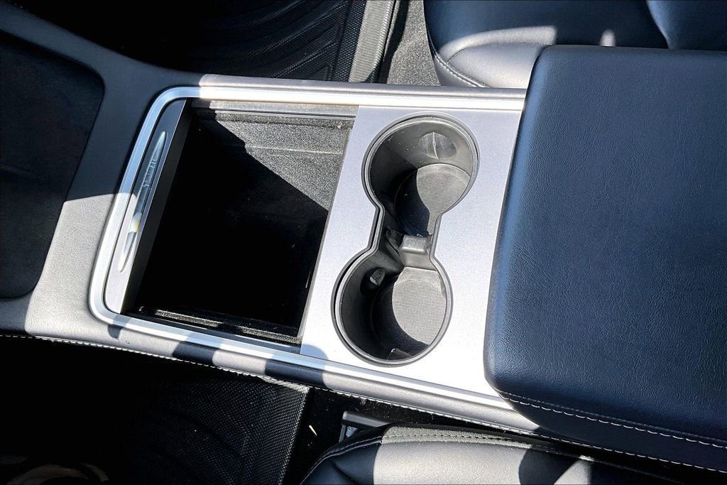 Used 2022 Tesla Model 3 Long Range image 17