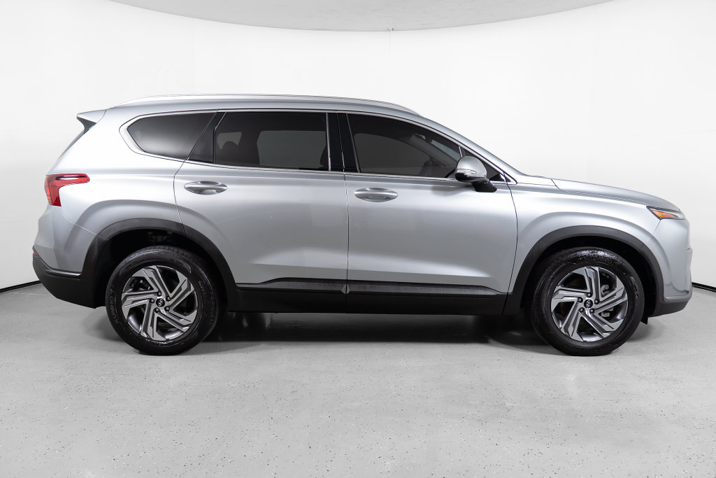 Used 2023 Hyundai Santa Fe SEL FWD image 3