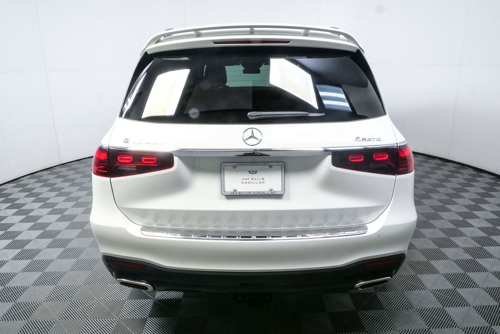 Used 2024 Mercedes-Benz GLS 580 4MATIC image 37
