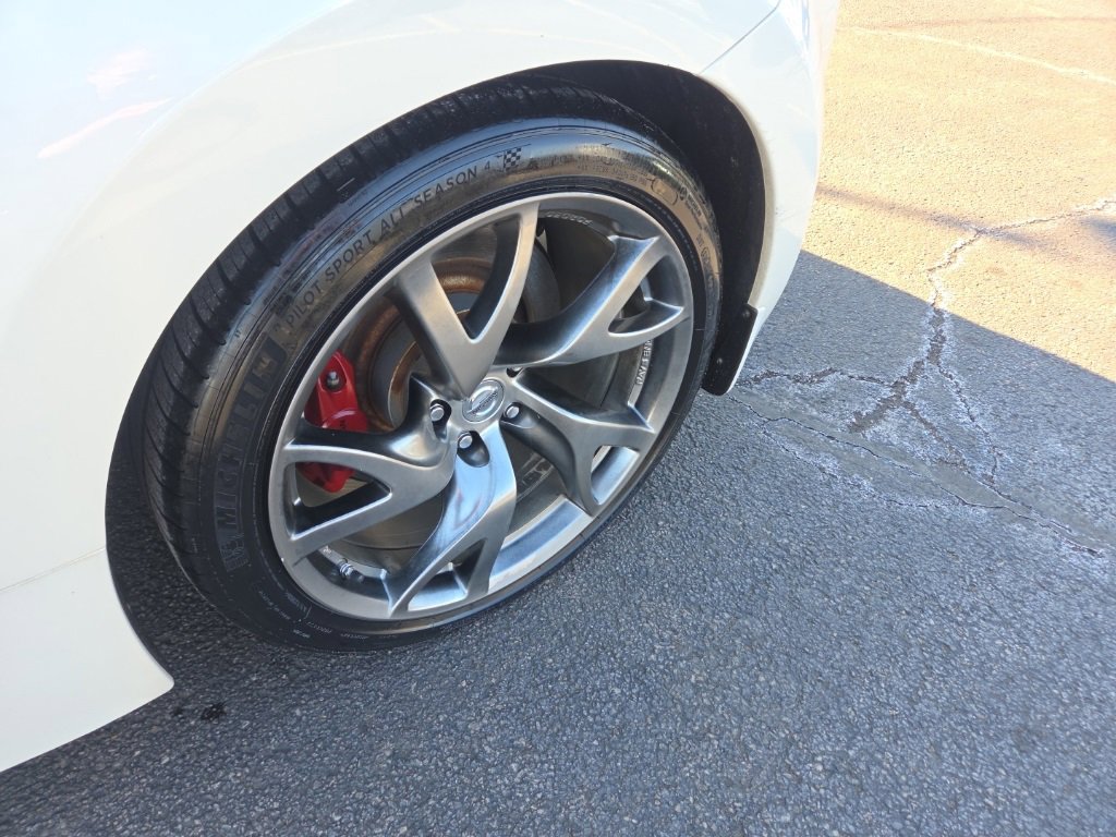 Used 2016 Nissan 370Z w/ Sport Package image 11