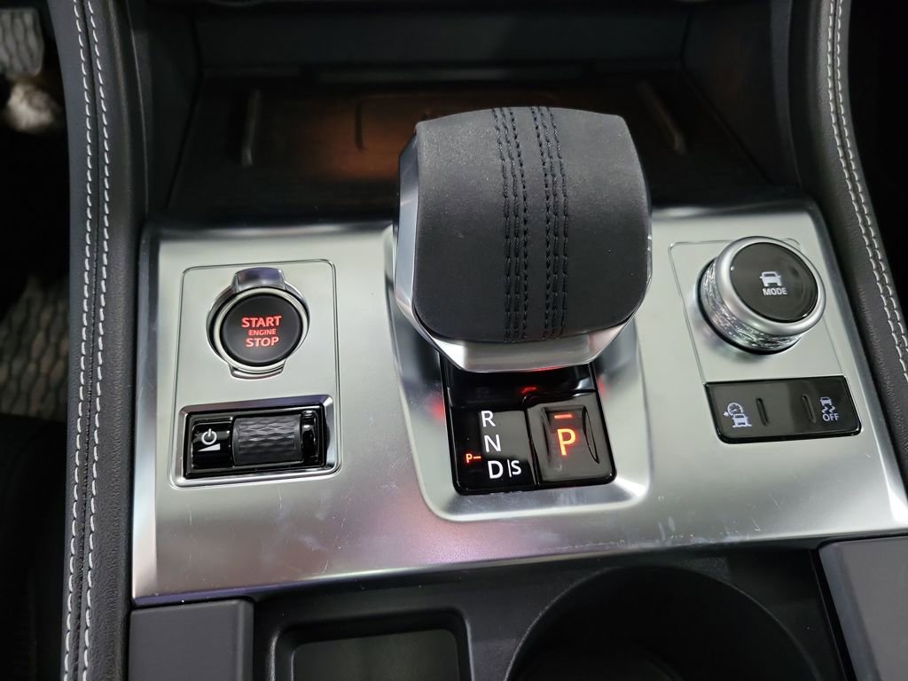 Used 2025 Jaguar F-PACE R-Dynamic S image 38